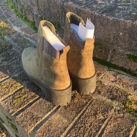 Olive Black Booties - Picture 7 of 7